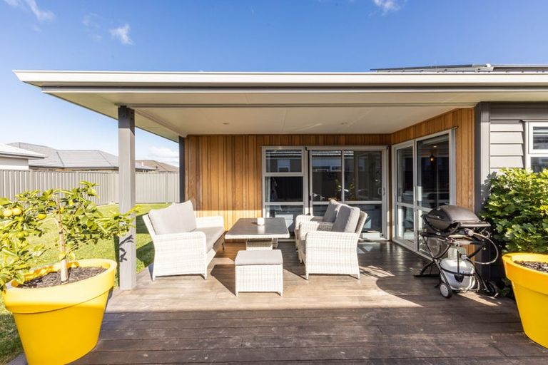 Photo of property in 66 Eriksen Road, Te Awa, Napier, 4110