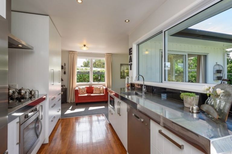 Photo of property in 30 Leinster Avenue, Raumati South, Paraparaumu, 5032