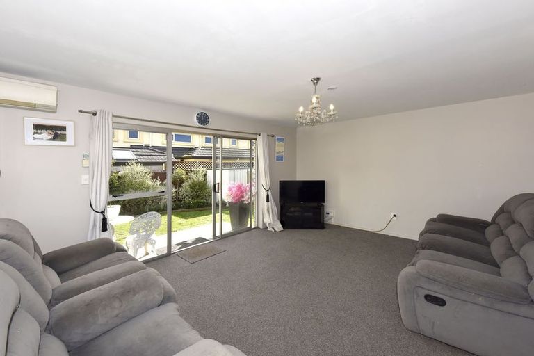 Photo of property in 3/9a Avonhead Road, Avonhead, Christchurch, 8042