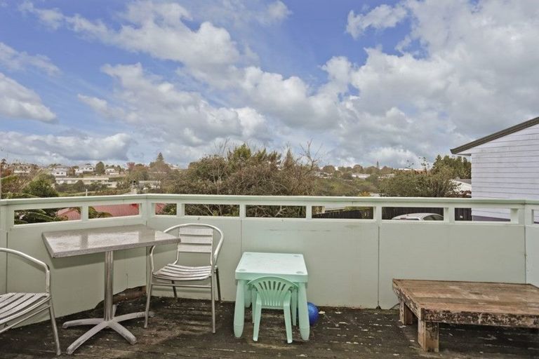 Photo of property in 33 Henderson Crescent, Parkvale, Tauranga, 3112