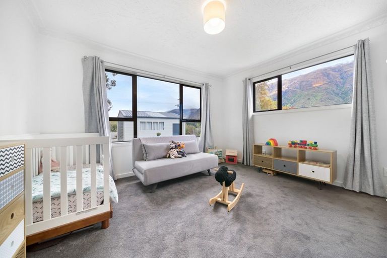 Photo of property in 53 Kent Street, Kingston, Athol, 9793