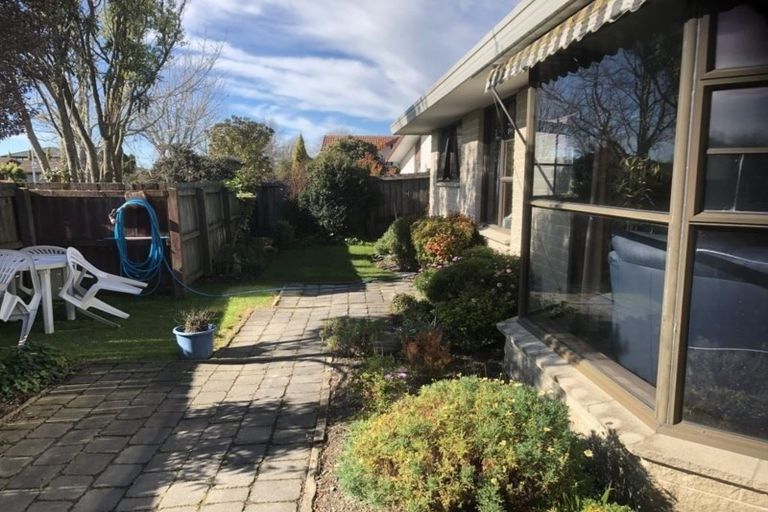 Photo of property in 1/37 Karnak Crescent, Russley, Christchurch, 8042
