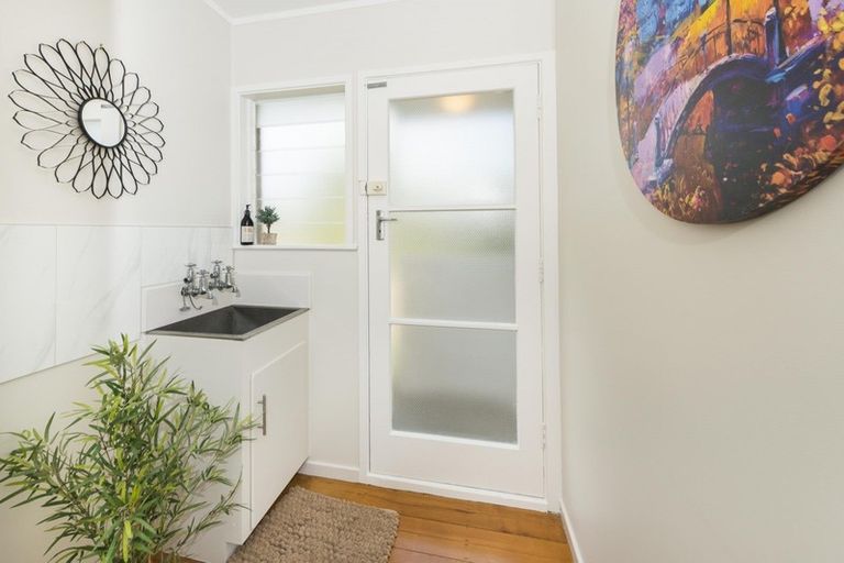 Photo of property in 3/3 Penzance Road, Mairangi Bay, Auckland, 0630