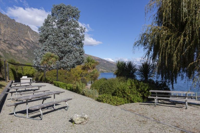 Photo of property in 5 Scenic Drive, Drift Bay, Queenstown, 9371