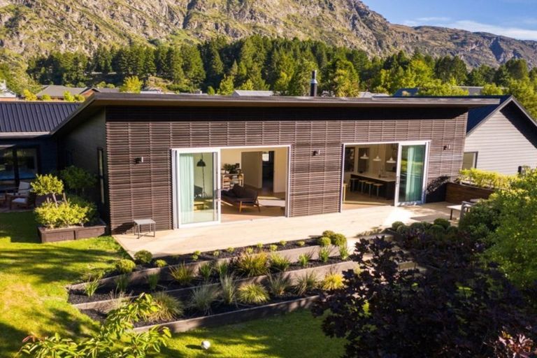 Photo of property in 53 Mathias Terrace, Arthurs Point, Queenstown, 9371