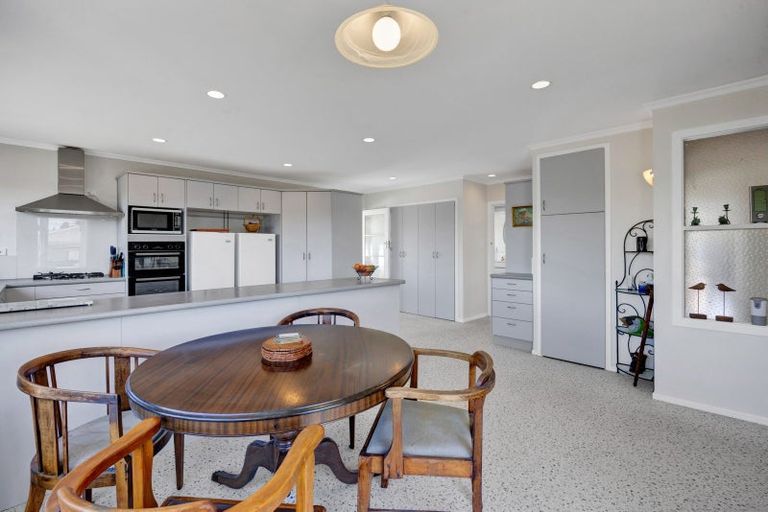 Photo of property in 8 Mahoe Street, Strandon, New Plymouth, 4312