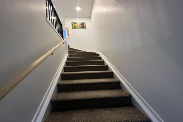 Photo of property in 9/20 Moor Avenue, Te Atatu Peninsula, Auckland, 0610