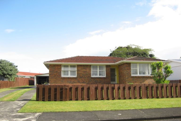 Photo of property in 8 Marybeth Place, Rosehill, Papakura, 2113