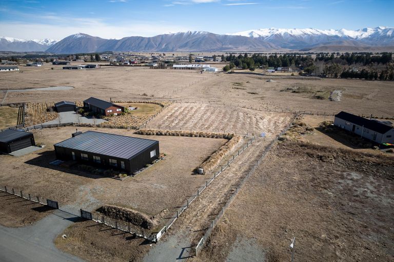 Photo of property in 10 Jocks Terrace, Twizel, 7901
