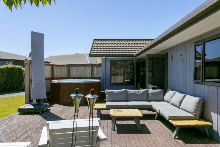Photo of property in 19 Brompton Close, Richmond Heights, Taupo, 3330