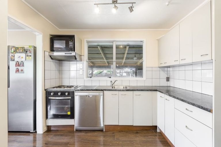Photo of property in 12 Avro Place, Mangere, Auckland, 2022