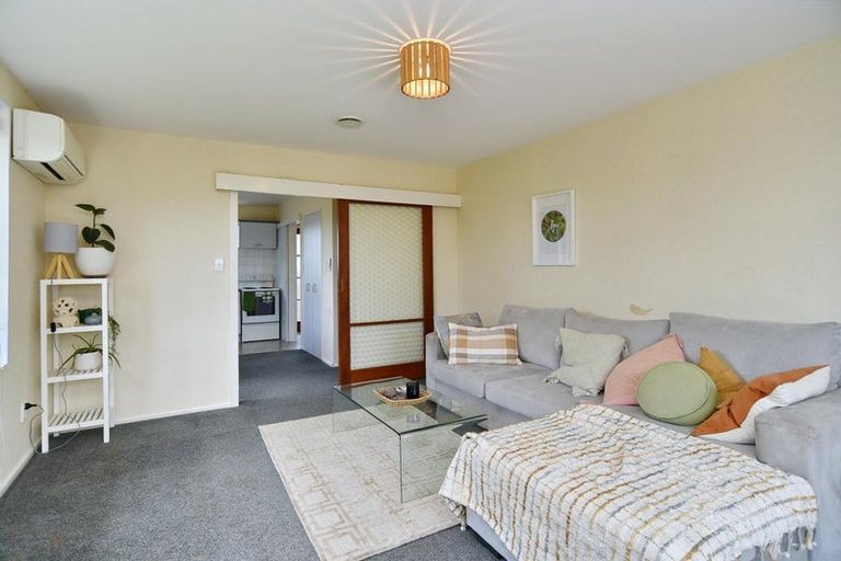 Photo of property in 1/40 Prestons Road, Redwood, Christchurch, 8051