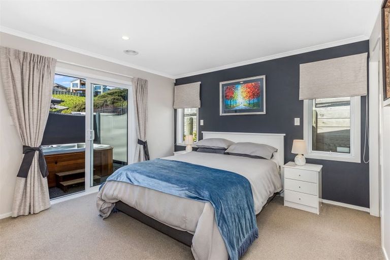 Photo of property in 17 Waitaria Terrace, Aotea, Porirua, 5024