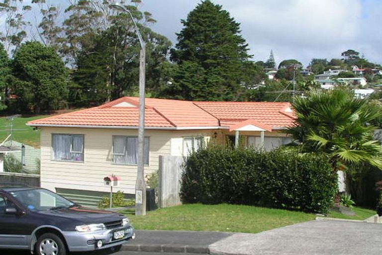 Photo of property in 15 Loughanure Place, Massey, Auckland, 0614