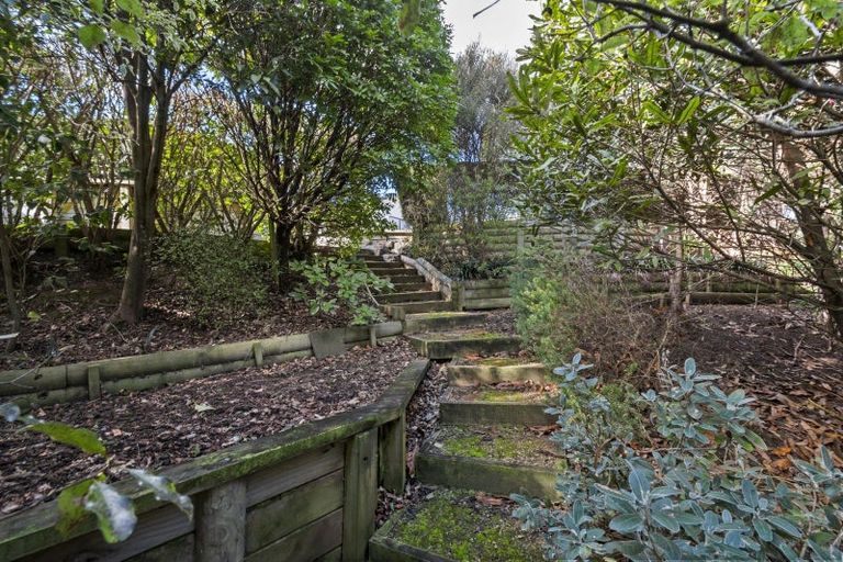 Photo of property in 11 Silkwood Place, Fitzherbert, Palmerston North, 4410