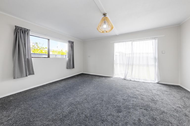 Photo of property in 24 President Avenue, Papakura, 2110