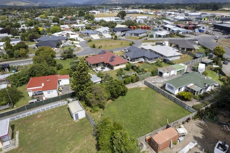 Photo of property in 15 Kirk Street, Otaki, 5512