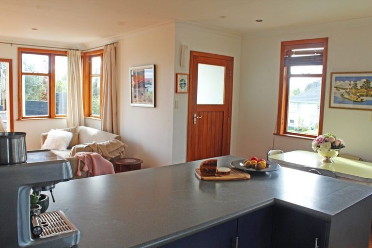 Photo of property in 1/102 Beresford Street, Bayswater, Auckland, 0622