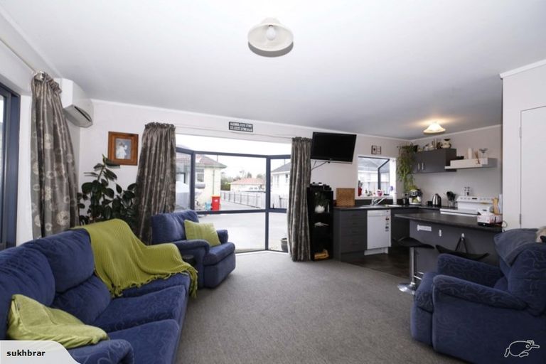 Photo of property in 38a Pine Avenue, Henderson, Auckland, 0612