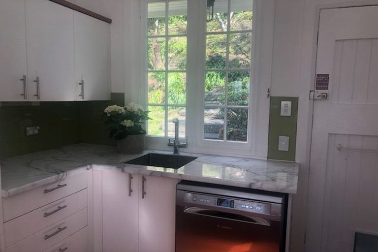 Photo of property in 51 Northland Road, Northland, Wellington, 6012