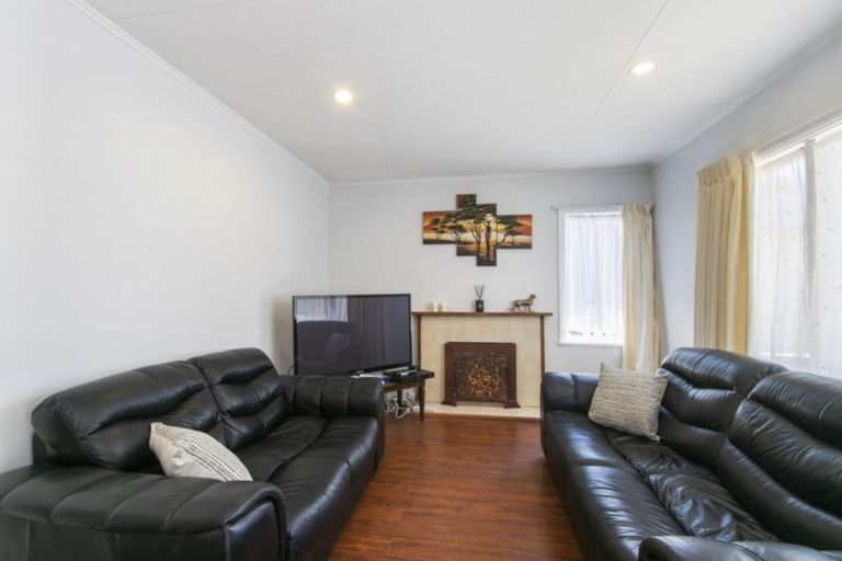 Photo of property in 33 Westminster Road, Wainuiomata, Lower Hutt, 5014