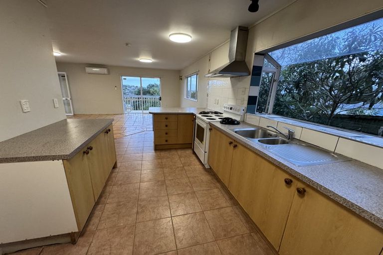 Photo of property in 26 Weldene Avenue, Glenfield, Auckland, 0629