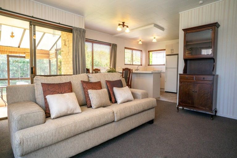 Photo of property in 3/2 Bill Ashcroft Grove, Havelock North, 4130