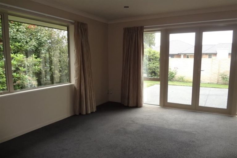 Photo of property in 6 Len Hale Place, Parklands, Christchurch, 8083