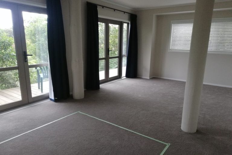 Photo of property in 2/5 Aries Place, Shelly Park, Auckland, 2014