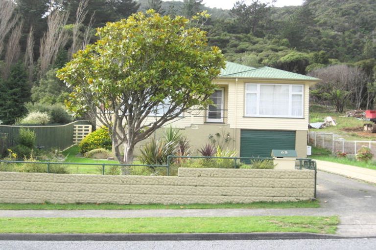 Photo of property in 65 Horoeka Street, Stokes Valley, Lower Hutt, 5019
