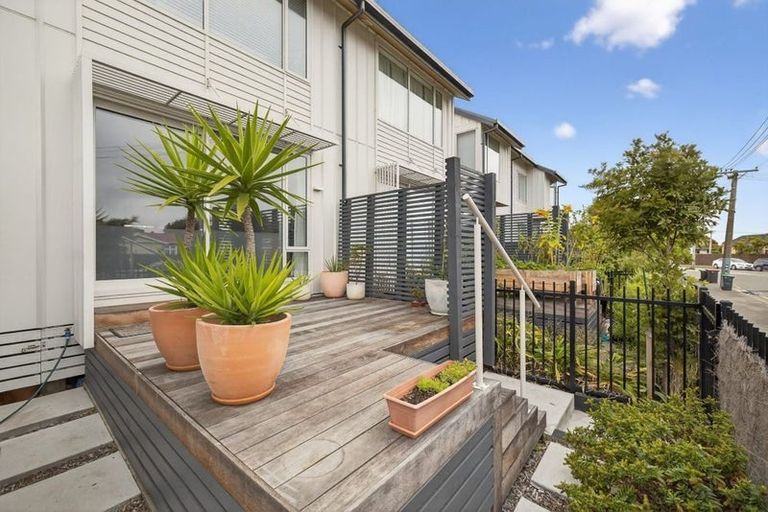 Photo of property in 8 Sunshine Lane, New Brighton, Christchurch, 8083