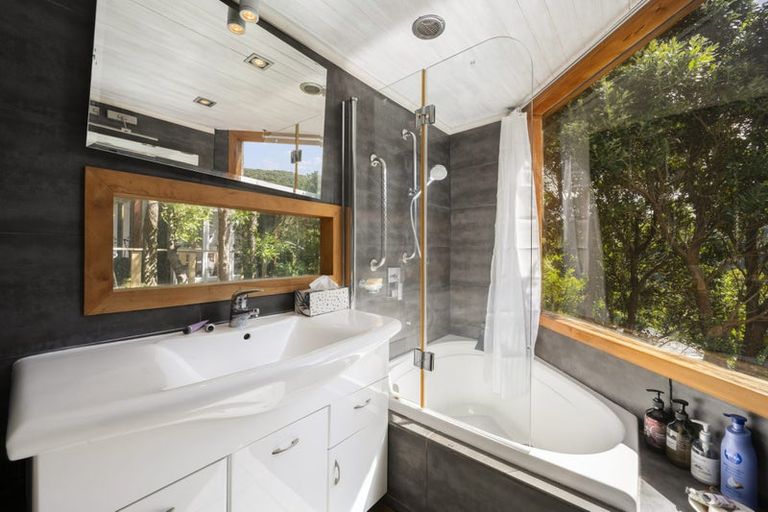 Photo of property in 214 Barnard Street, Wadestown, Wellington, 6012