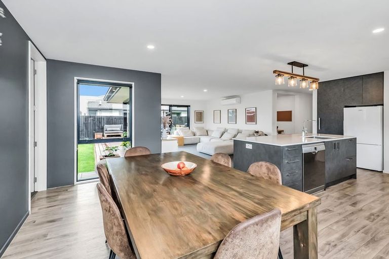 Photo of property in 3 Guyon Street, Marshland, Christchurch, 8083