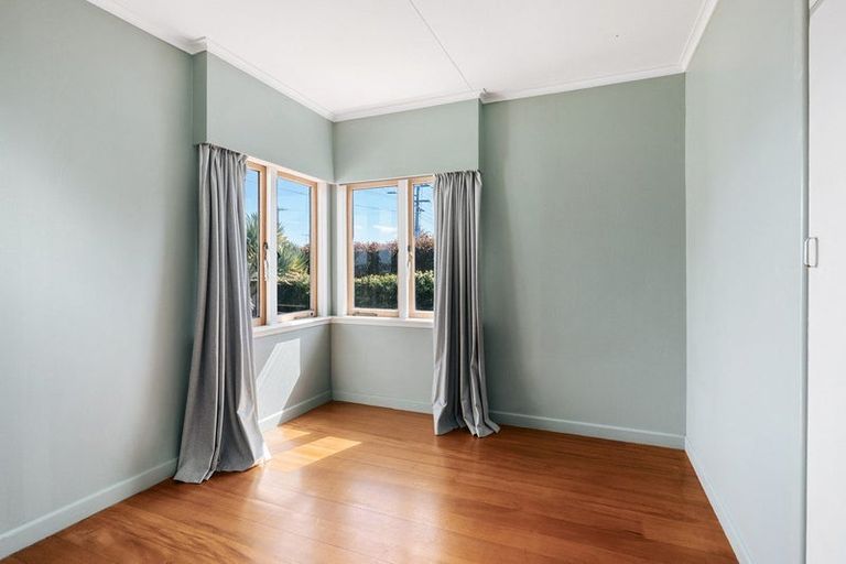 Photo of property in 77 Ngatai Road, Otumoetai, Tauranga, 3110