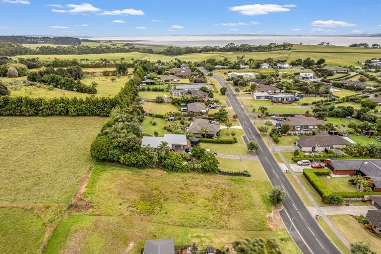 Photo of property in 19 Omana Avenue, Shelly Beach, South Head, 0874