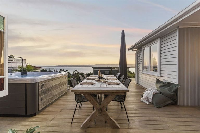 Photo of property in 1/126 Rangatira Road, Beach Haven, Auckland, 0626