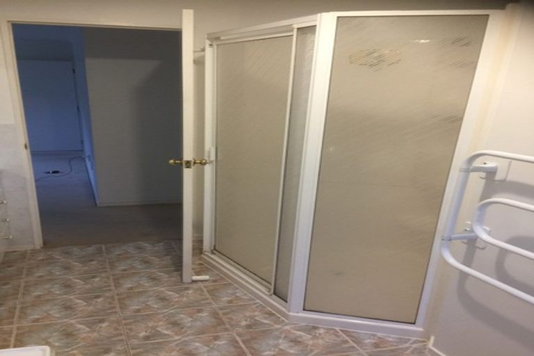 Photo of property in 51 James Evans Drive, Northcote, Auckland, 0627