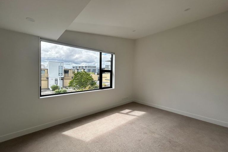 Photo of property in 8 Nevill Road, Hobsonville, Auckland, 0616