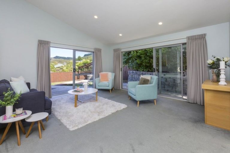 Photo of property in 4 Ronald Scott Grove, Riverstone Terraces, Upper Hutt, 5018