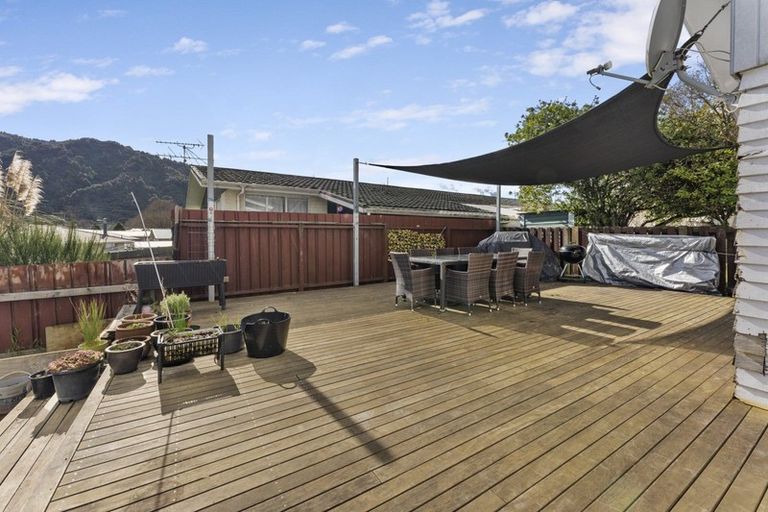 Photo of property in 43 California Drive, Totara Park, Upper Hutt, 5018