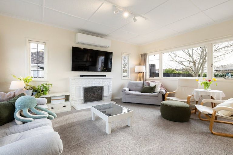 Photo of property in 26 Forest Lake Road, Forest Lake, Hamilton, 3200