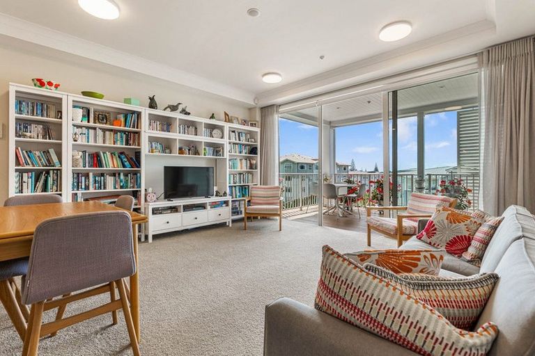 Photo of property in 227 Hibiscus Drive, Orewa, 0931