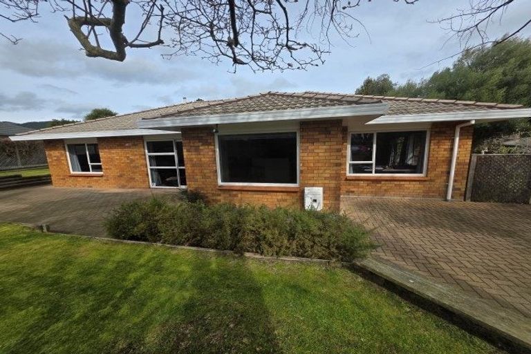 Photo of property in 10 Lynwood Place, Owhata, Rotorua, 3010