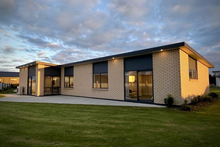 Photo of property in 8 Chatham Rise, Seaward Bush, Invercargill, 9812