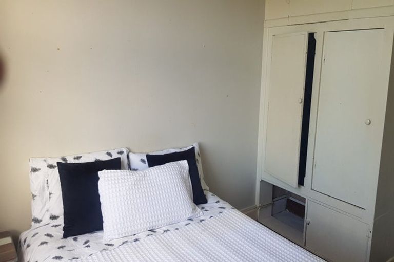 Photo of property in 111a Karori Road, Karori, Wellington, 6012