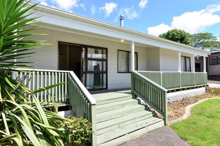 Photo of property in 6 Matipo Crescent, Pukete, Hamilton, 3200