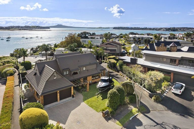 Photo of property in 23 Clyside Avenue, Half Moon Bay, Auckland, 2012