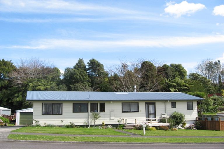 Photo of property in 10 Winstone Place, Highlands Park, New Plymouth, 4312
