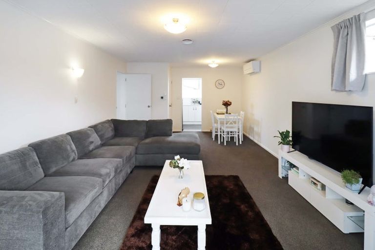 Photo of property in 35a Roband Crescent, Brown Owl, Upper Hutt, 5018