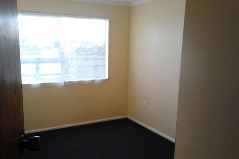 Photo of property in 1 Chatsworth Place, Highbury, Palmerston North, 4412